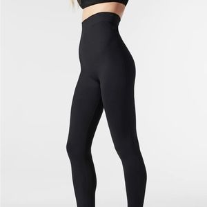 New without tags Blanqi postpartum size Medium leggings.